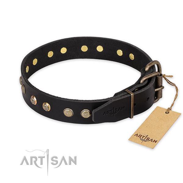 Reliable D-ring on full grain natural leather collar for your attractive pet